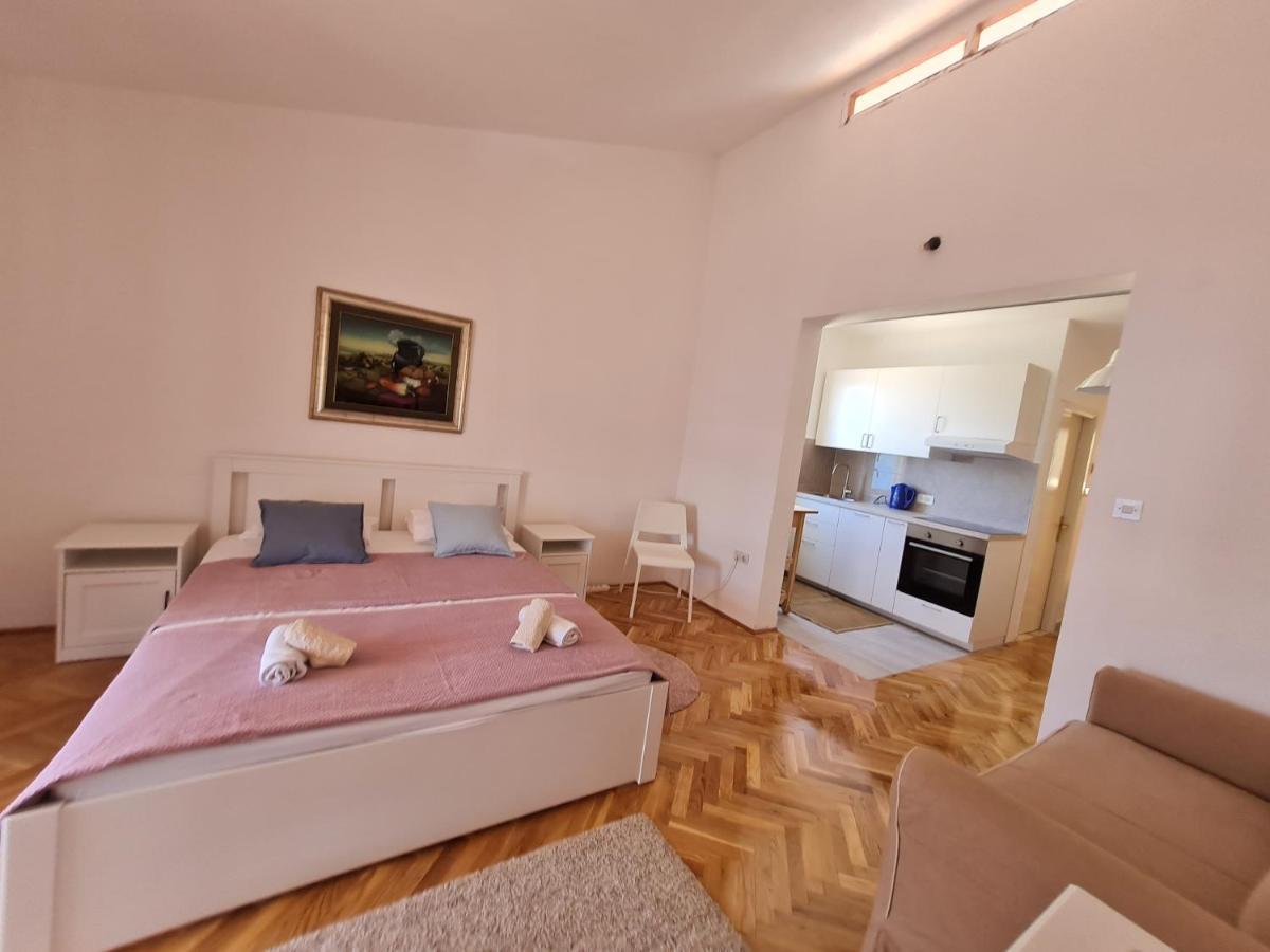 Apartments Apartmani Pintar Mimice Extérieur photo