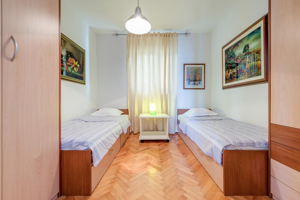 Apartments Apartmani Pintar Mimice Extérieur photo